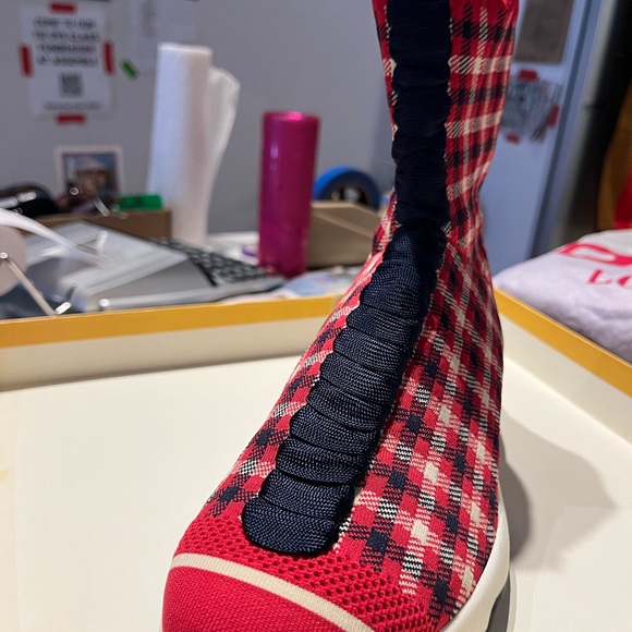 Fendi Yellow Shoe Box - Picture 2 of 3